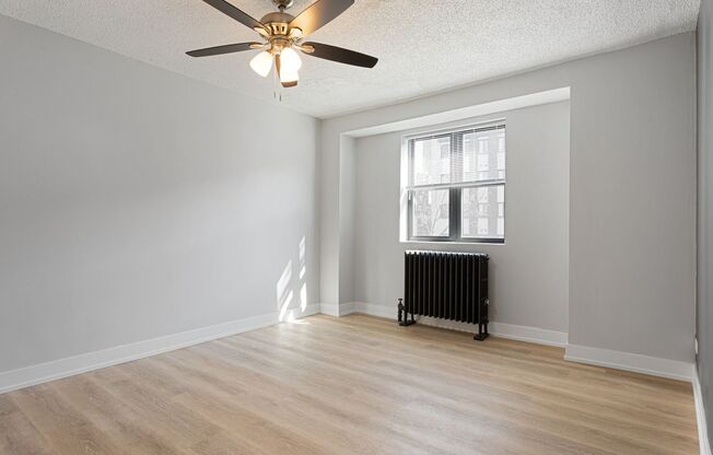 2 beds, 1 bath, 430 sqft, $2,100, Unit 2E