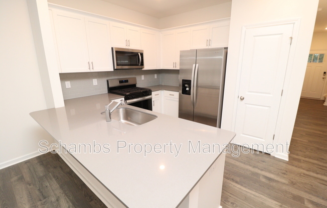 384 FREESTALL DR