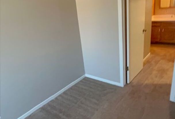 1 bed, 1 bath, 615 sqft, $839, Unit 230
