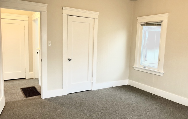 Welcome Home to 1055-B Grand Avenue, South San Francisco!