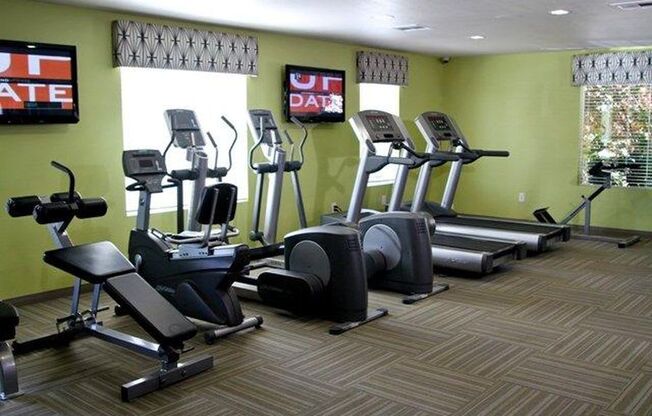24-hour fitness center, cardio machines