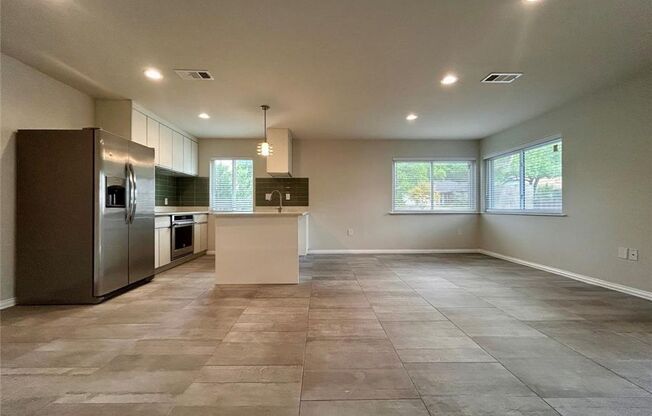 8907 Tronewood #D