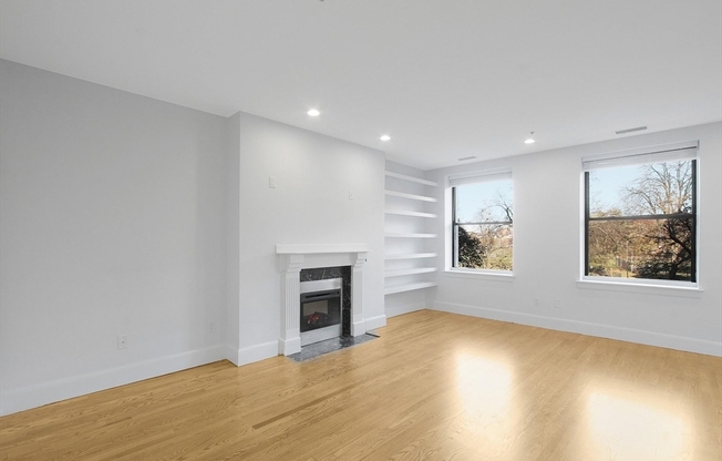 140 BOYLSTON ST