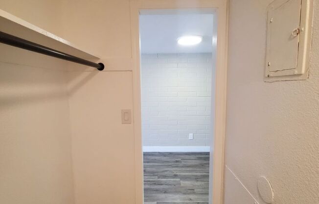 Studio, 1 bath, 400 sqft, $825, Unit 103