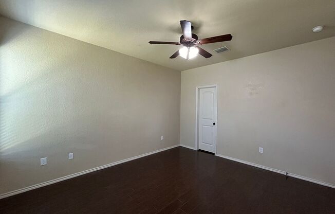 3 beds, 2 baths, $1,595