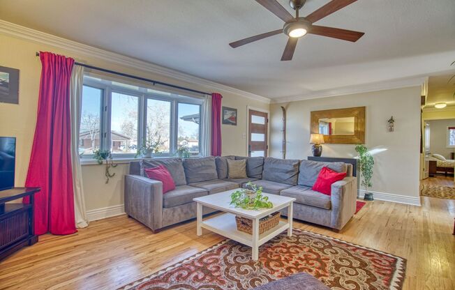 Stunning & Spacious South Boulder Home ***AVAILABLE 11/30, NO PRE-LEASING!***