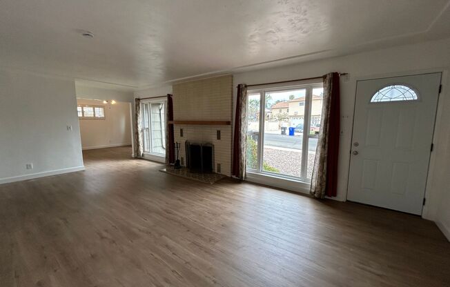 5 Bedroom, 3 Bath in College Area!!