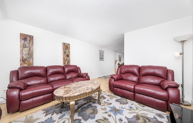 2 beds, 2 baths, 1,042 sqft, $3,200, Unit 2W