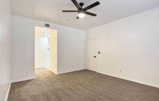 3 beds, 3 baths, 1,560 sqft, $2,050, Unit 135