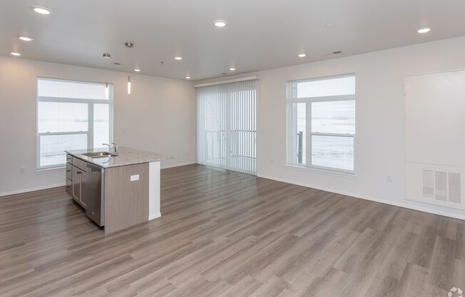 3 beds, 2 baths, 1,378 sqft, $1,915, Unit 337