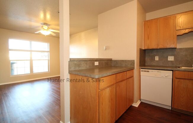 2 beds, 1.5 baths, $850, Unit Unit C