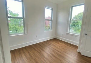 3 beds, 1 bath, $2,885, Unit 2