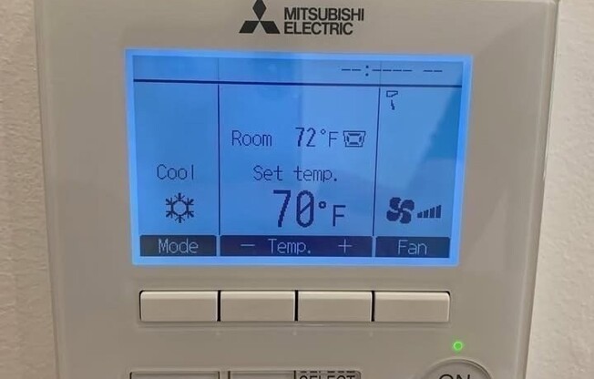 2 beds, 1 bath, $2,100, Unit 301