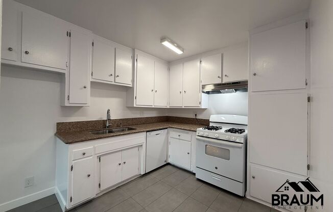 3 beds, 2 baths, 1,200 sqft, $2,895, Unit 6