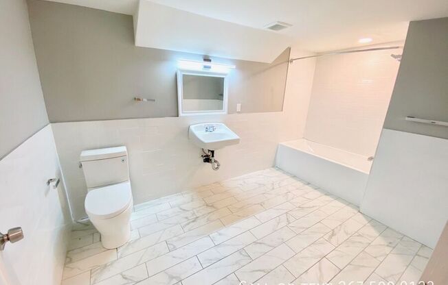 1523 W Girard Ave