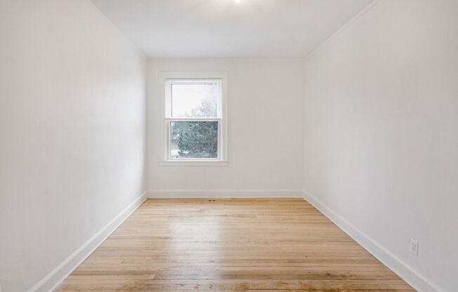 1 bed, 1 bath, 560 sqft, $1,090, Unit 108