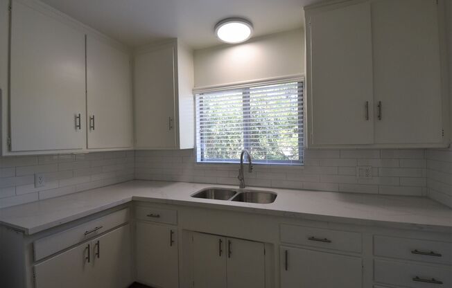 1 bed, 1 bath, 773 sqft, $1,995, Unit 07