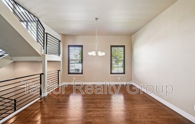 2800 S DEXTER WAY
