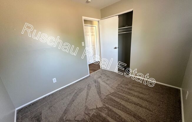 3 beds, 1 bath, $1,295