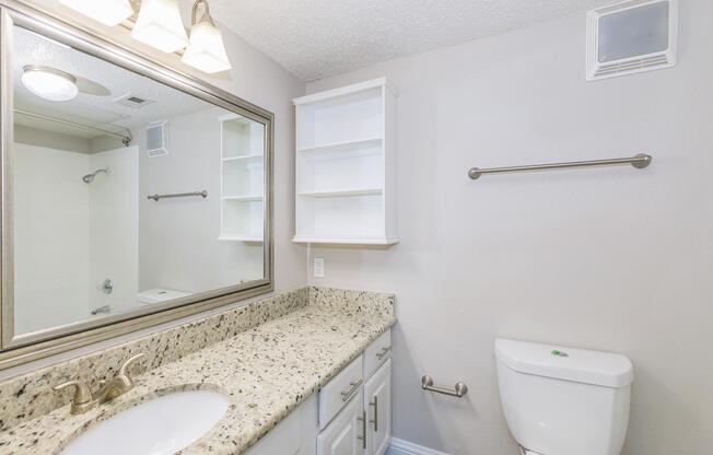 1 bed, 1.5 baths, 706 sqft, $1,160