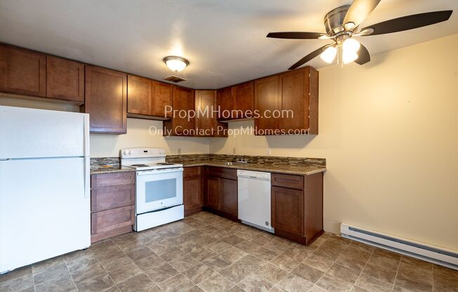 Recently Remodeled Three Bedroom Apartment in Beaverton - Prime Location!