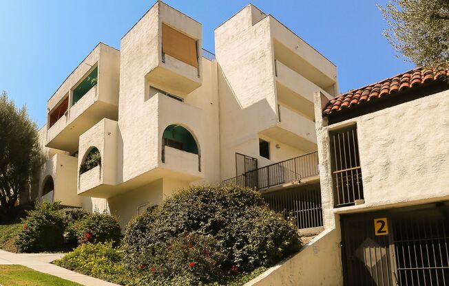 2 beds, 1.5 baths, 930 sqft, $2,850, Unit 124