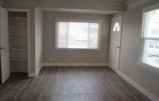 2 beds, 1 bath, $1,095