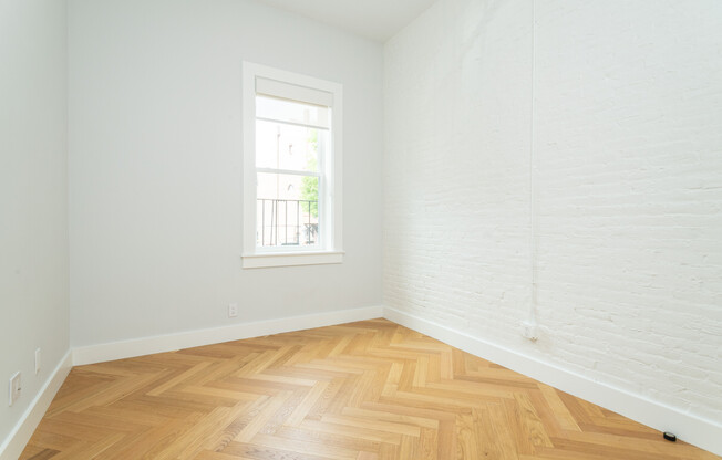 Studio, 1 bath, 198 sqft, $2,350, Unit 4
