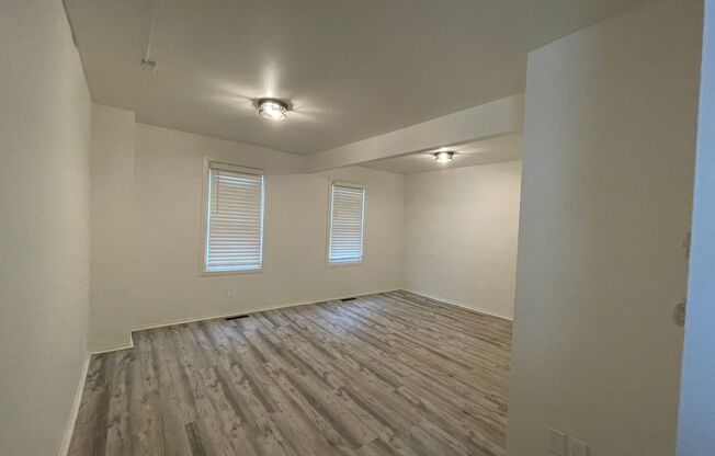 2 beds, 1 bath, 2 sqft, $1,400, Unit 2120B N 1st St (upper rear)