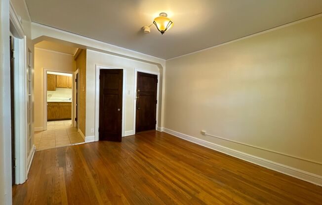 1 bed, 1 bath, 605 sqft, $1,250, Unit B-12