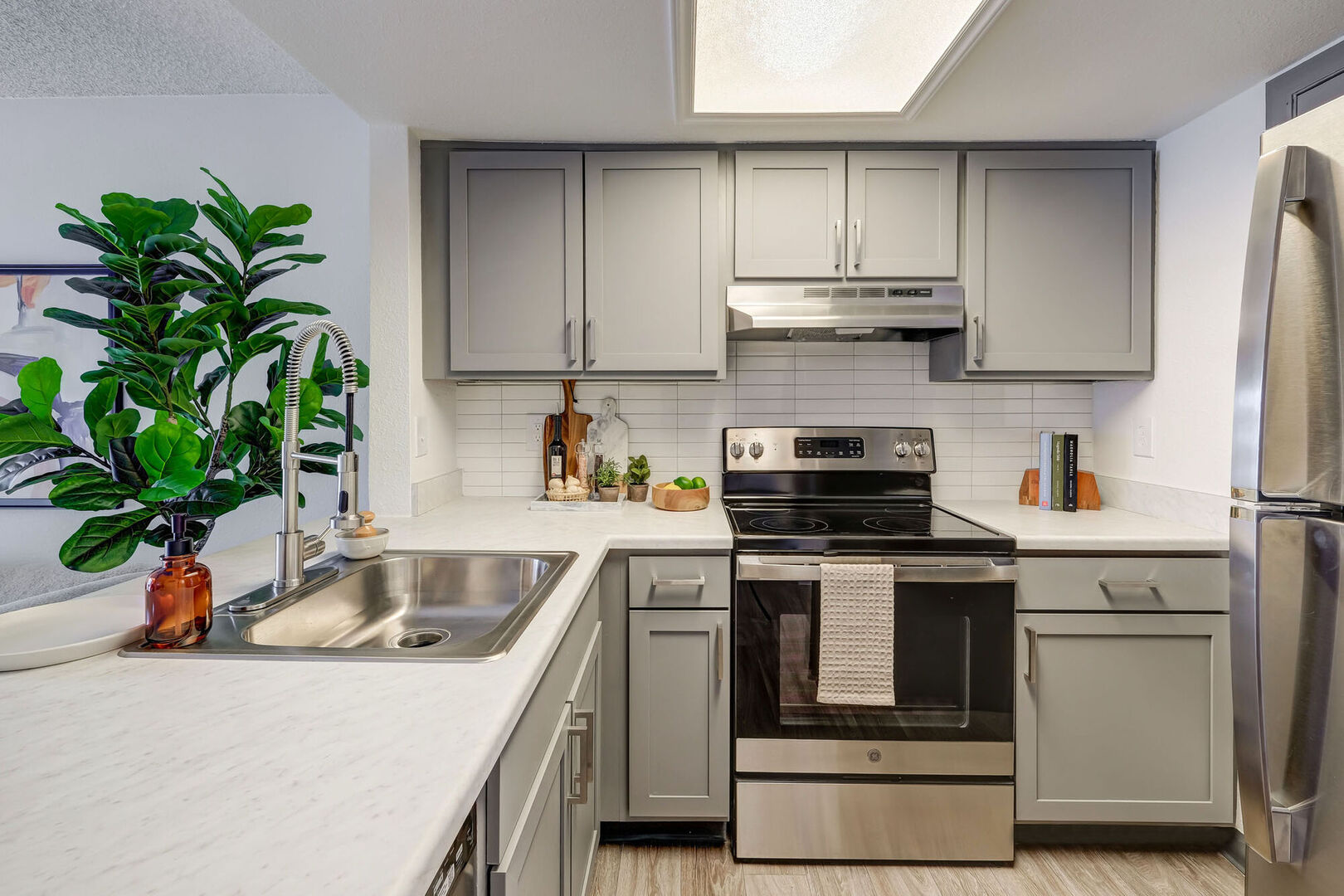 Shift Apartments
