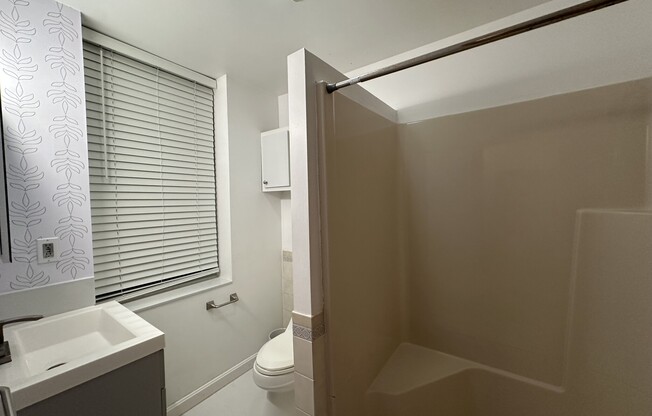 1 bed, 1 bath, $2,700, Unit 1R