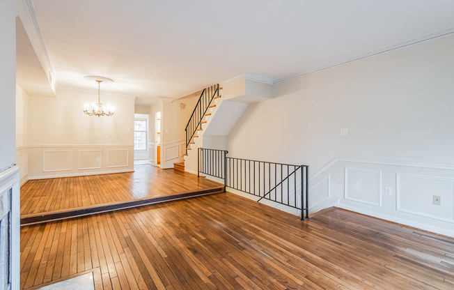 4515 MACARTHUR BLVD NW