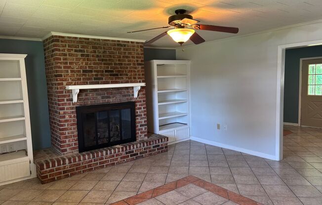 Charming 3-Bedroom, 1.5-Bath Home in Lake Charles