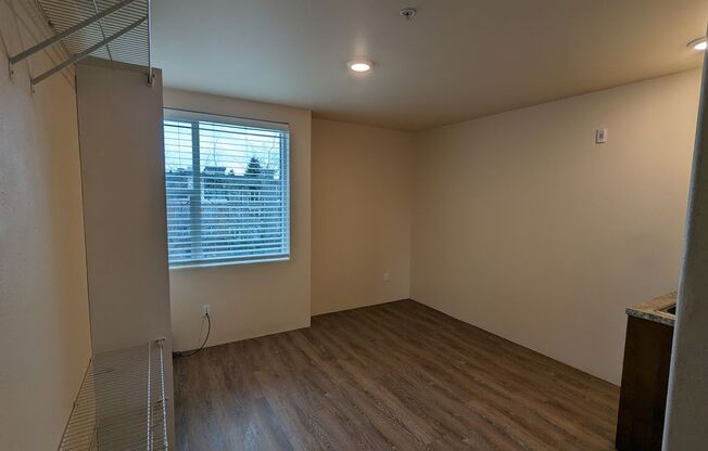 Studio, 1 bath, 160 sqft, $1,250, Unit 506