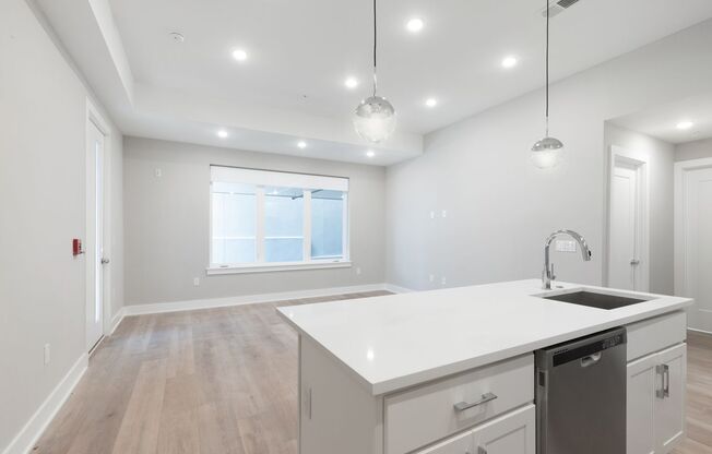 2 beds, 2 baths, $1,750, Unit 100