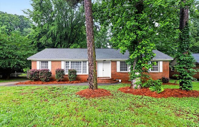 Charming 3 Bedroom Home in Matthews!
