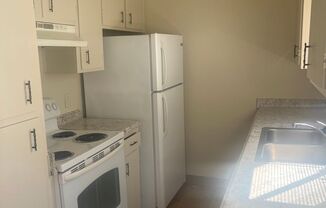 2 beds, 1 bath, 750 sqft, $1,100, Unit 2633