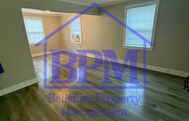 Freshly Renovated 3 Bed, 1 Bath Duplex – Great Berry St Location!