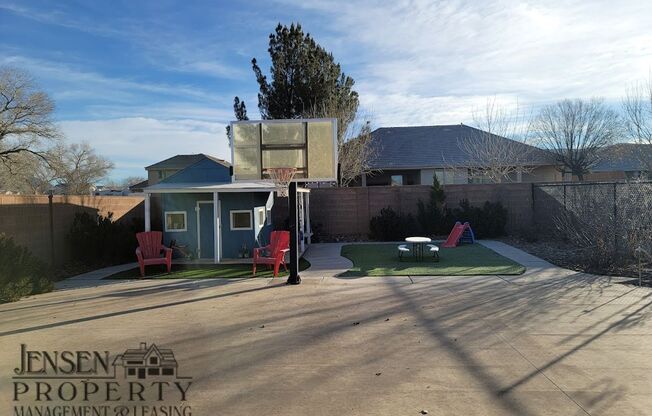 1 bed, 1 bath, $1,095, Unit (Detached Casita)