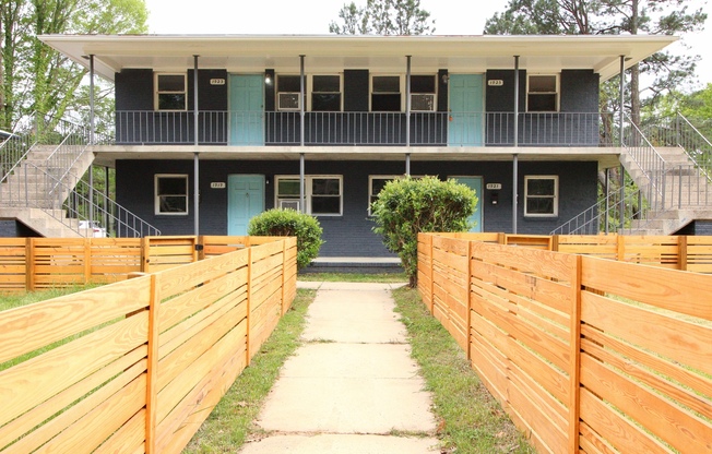 Awesome 2BR/1BA Apartment in popular LAKEWOOD near Duke University!