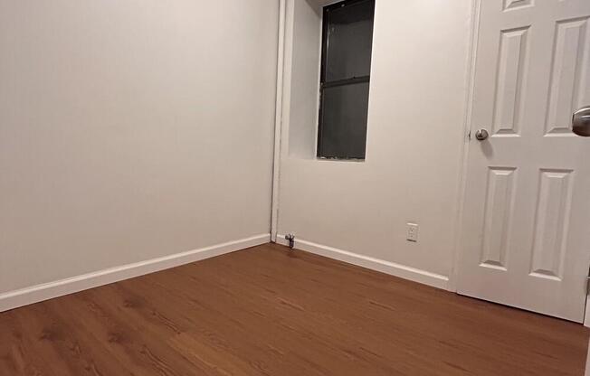 536 W 47 ST