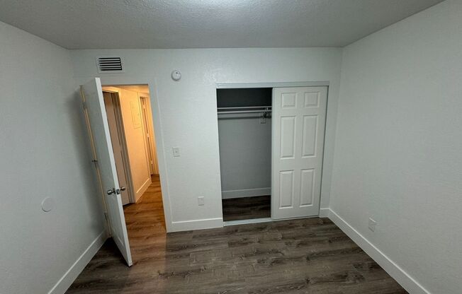 2 beds, 1 bath, 850 sqft, $1,925, Unit F106