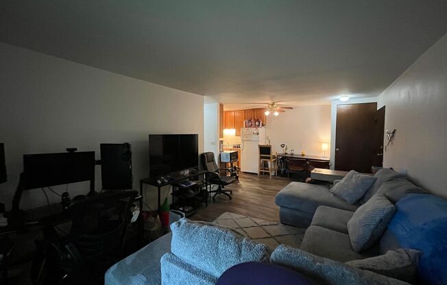 1 bed, 1 bath, $975, Unit 27