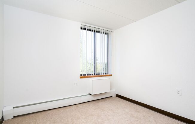 2 beds, 1.5 baths, 893 sqft, $1,395, Unit 202
