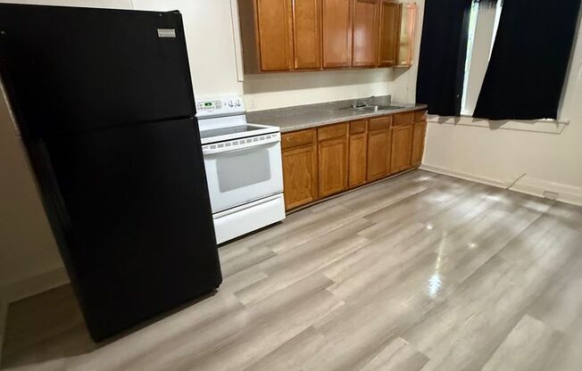 ATTENTION! 220 N Luzerne is Available NOW!