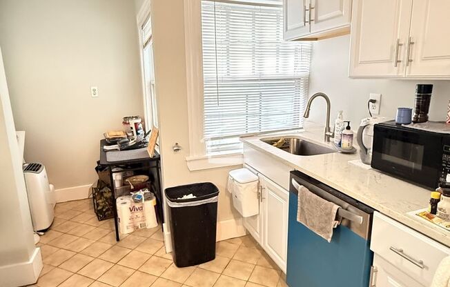 Brighton 3-bed/1-bath; Great Location on the B Line!