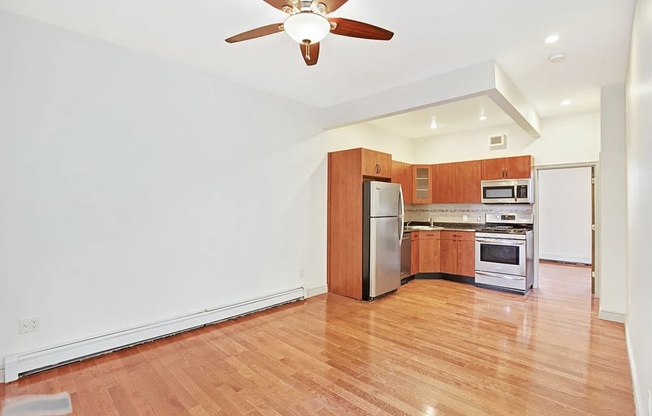 323 7 ST