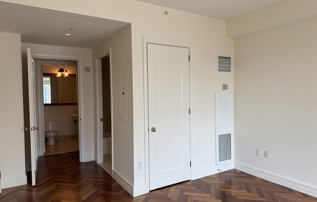 1 bed, 1.5 baths, 803 sqft, $4,750, Unit 19A