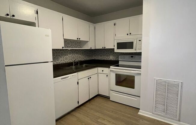 2 beds, 1 bath, $1,475